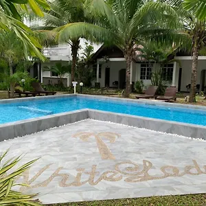 White Semesteranläggning (resort)